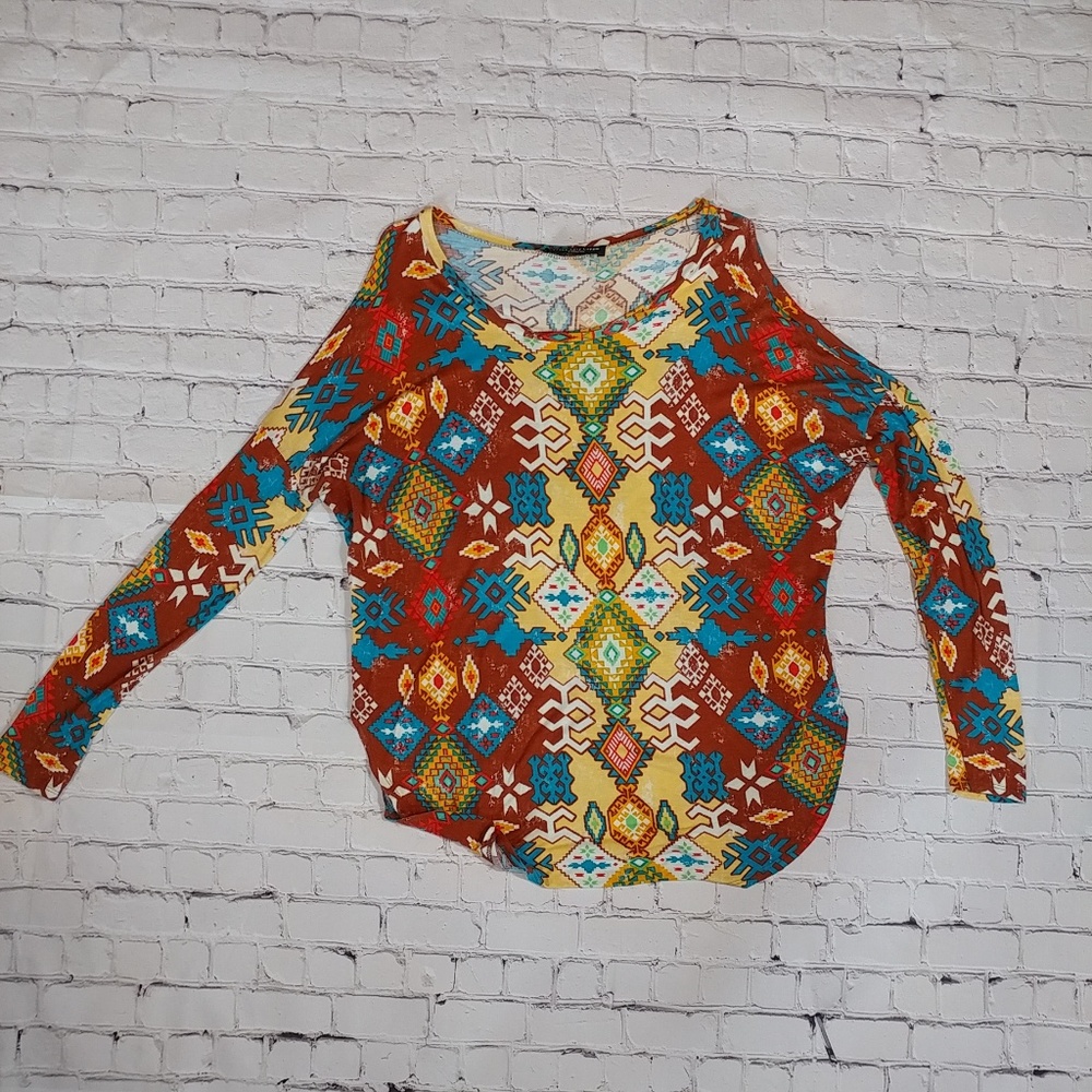 Western Aztec Dolman Long Sleeve Top - Picture 4 of 4